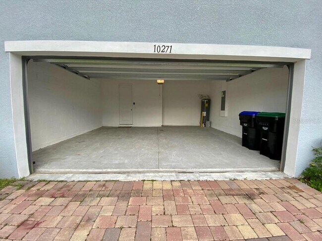 Building Photo - 10271 Austrina Oak Loop