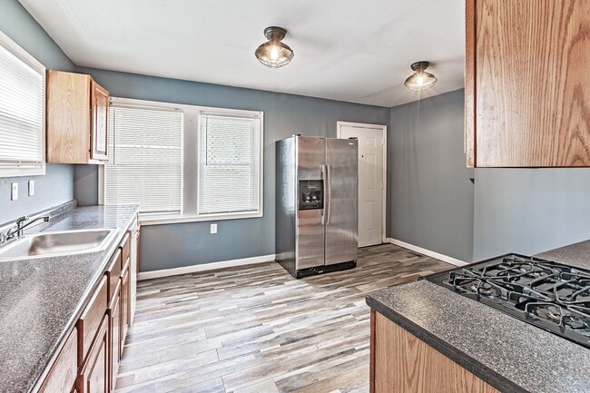 Building Photo - Renovated 2 bedroom, 1 bath townhouse in Claymont