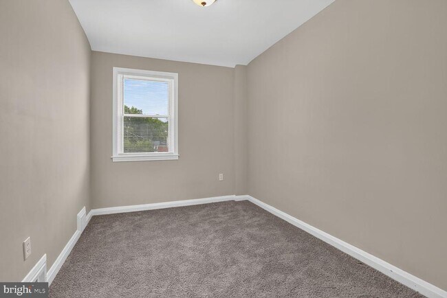 Building Photo - 1260 Cedarcroft Rd