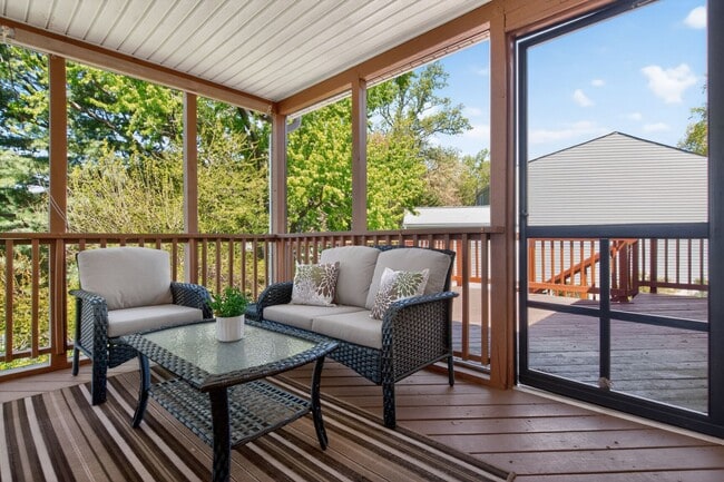 Building Photo - 2806 Logway Rd