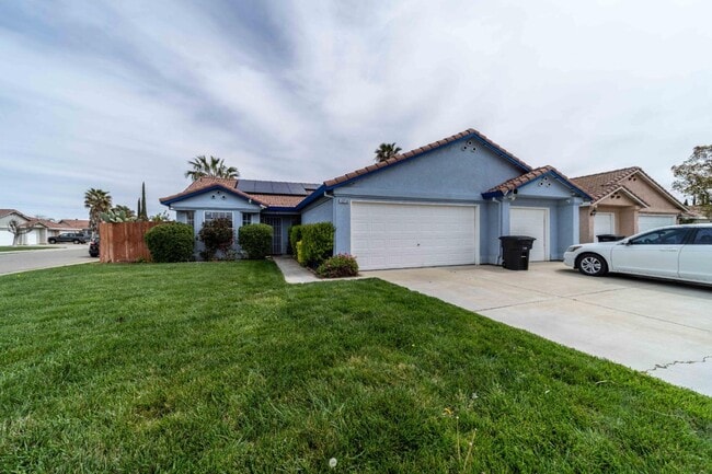Building Photo - 13714 Deleon Ave