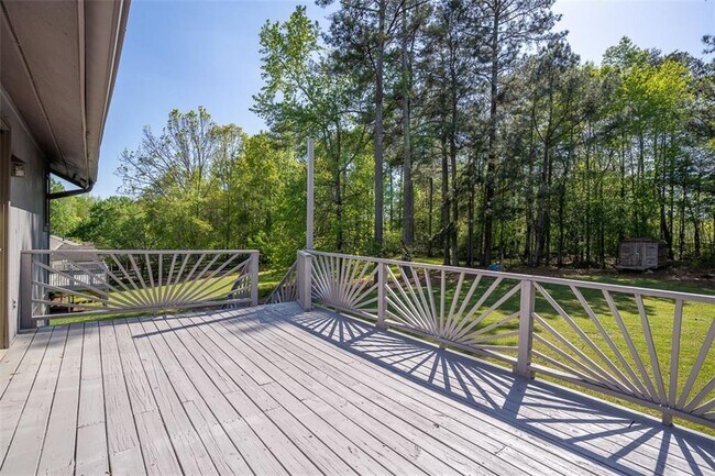Building Photo - 1540 Magnolia Pl