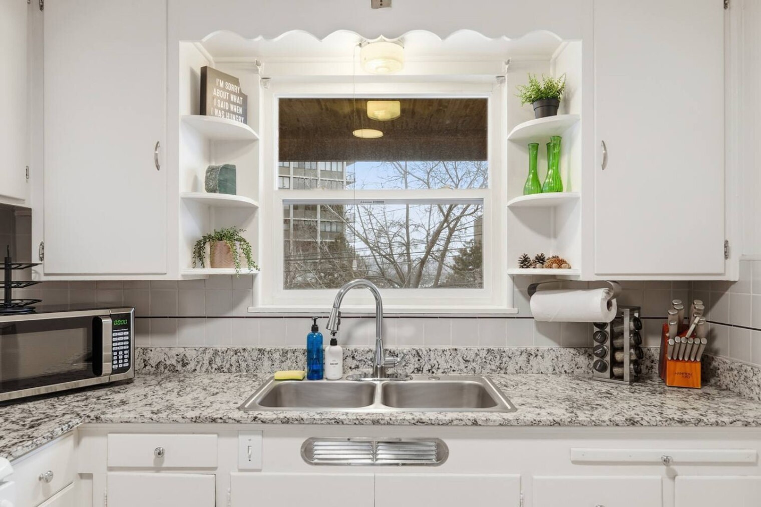 Building Photo - 237 N Center St