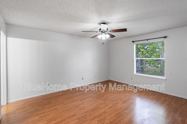 Building Photo - 5461 Lake Margaret Dr