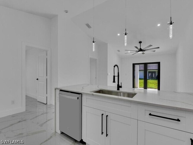 Building Photo - 4745 13th St SW