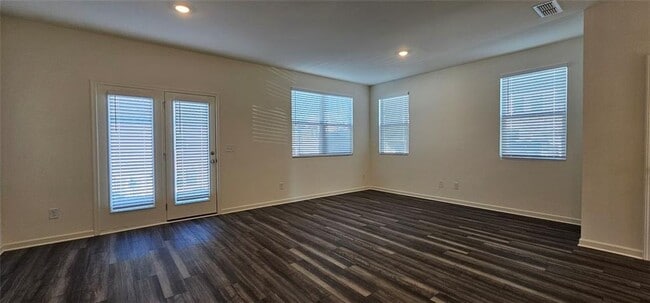 Building Photo - 323 Winton Wy