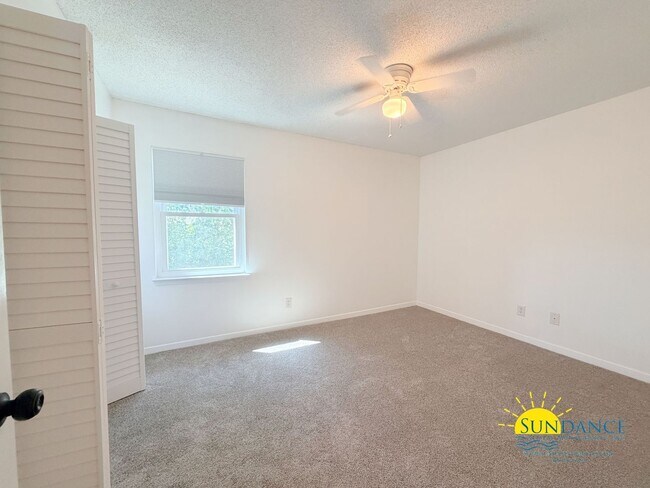 Building Photo - Charming 2BR townhome just steps from beautiful Cinco Bayou in Fort Walton Beach!