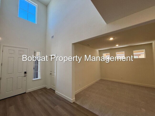 Building Photo - 1751 Boundary Peak St