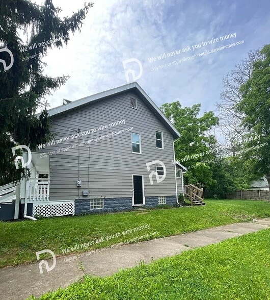 Building Photo - 336 Madison Ave