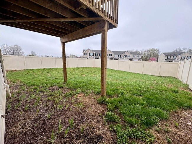 Building Photo - 3 Bedroom 2.5 Bathroom in York!