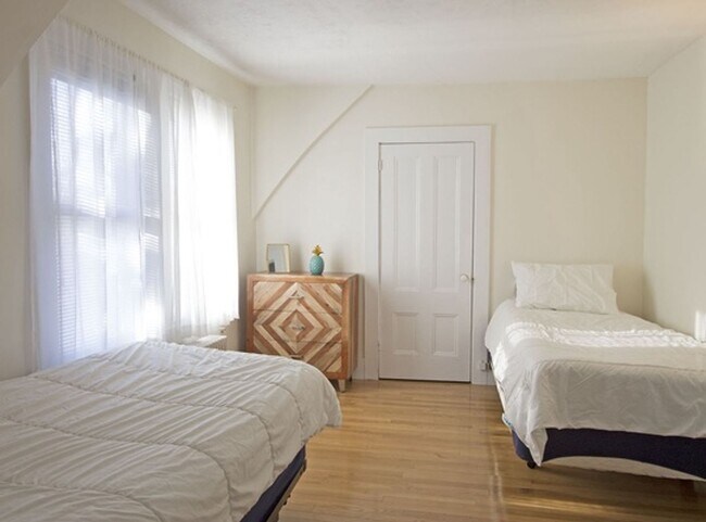 Building Photo - Winter Rental:  Helena House - Utilities I...
