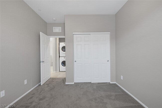 Building Photo - 8493 Insignia Ave
