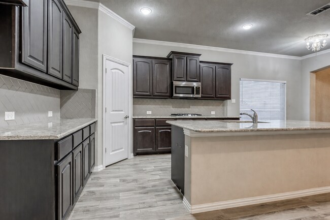 Building Photo - 2013 San Marino Ln