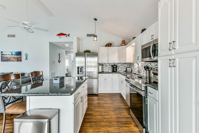 Building Photo - 16542 E Bayside Way