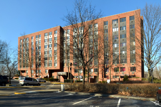 Building Photo - Snowden House