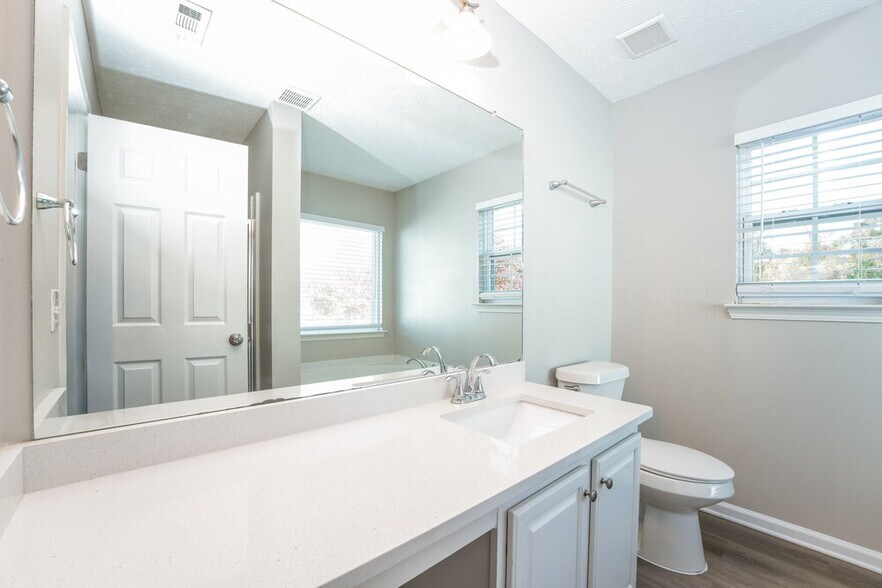 Building Photo - 1928 White Top Rd SE