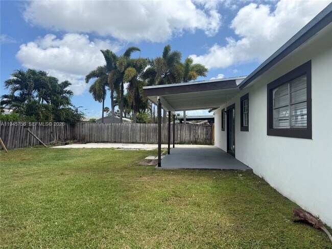 Building Photo - 14285 SW 287th St