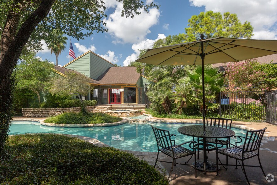 SunBlossom Mountain 5909 Ranchester Dr Houston TX 77036 Apartment