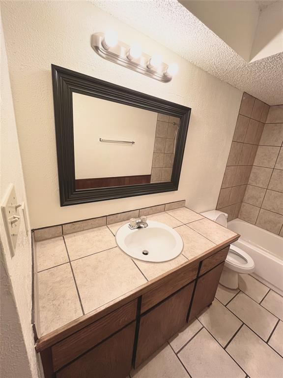 Building Photo - 300 Chalmette Dr