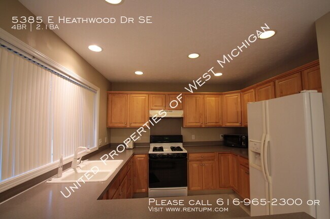 Building Photo - 5385 E Heathwood Dr SE