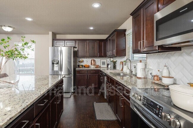 Building Photo - 6108 SW Warrington Rd