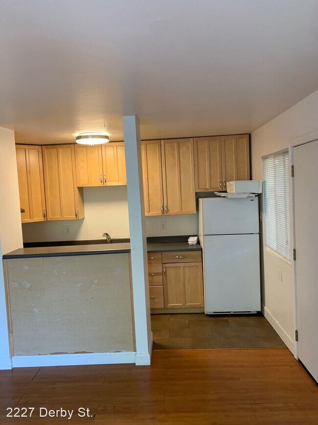 Building Photo - 2227 Derby St