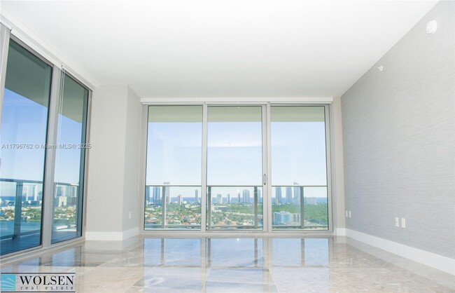 Building Photo - 16385 Biscayne Blvd