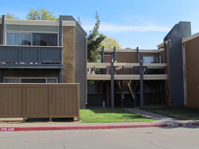 Primary Photo - 5440 Marconi Ave