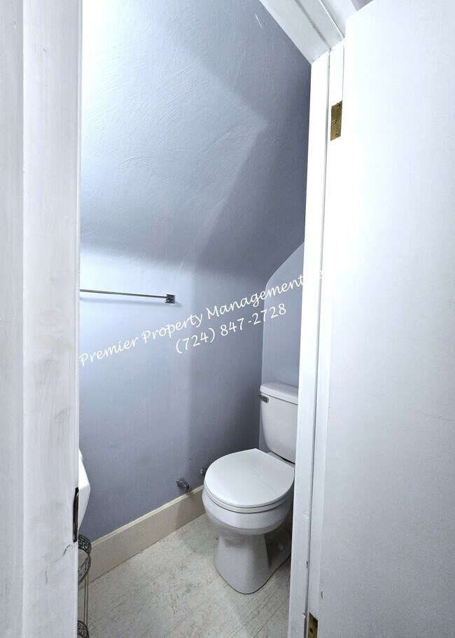 Building Photo - 639 Cohasset Dr