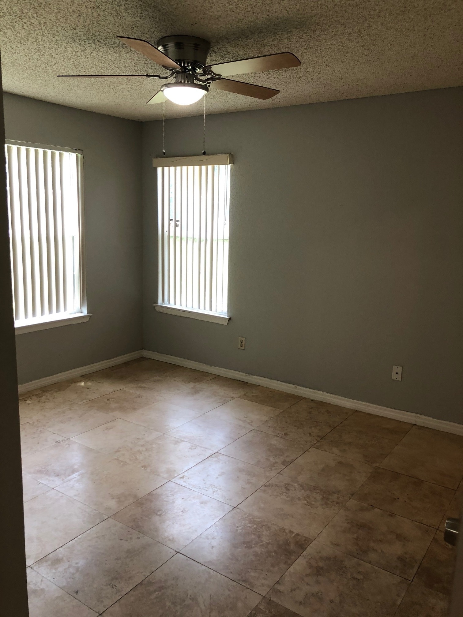 Building Photo - 2550 N Alafaya Trl