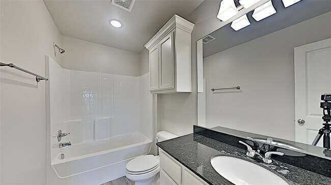 Building Photo - 11207 Howard Dr