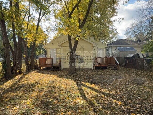 Building Photo - 1528 E Gimber St