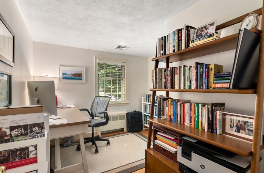 Building Photo - 11 Nantucket Rd