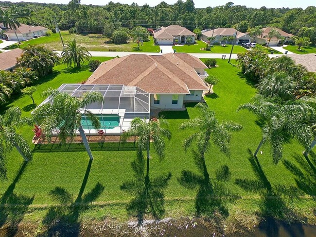Primary Photo - 811 Rotonda Cir