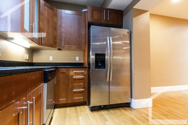 Building Photo - Worth the Walk! Gorgeous 4bd/2bath in Brookline