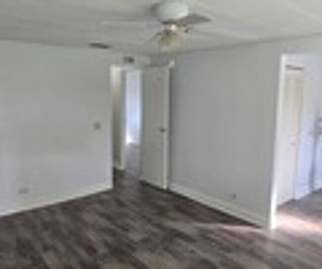 Building Photo - 612 Pine Grove Ct