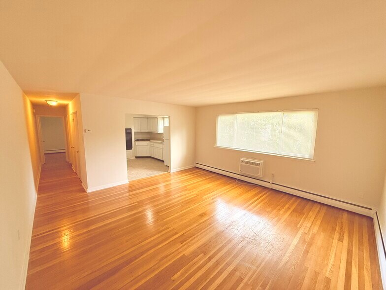 Primary Photo - 615 Paxon Ave