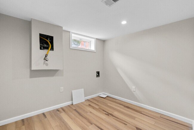 Building Photo - 137 N Montford Ave