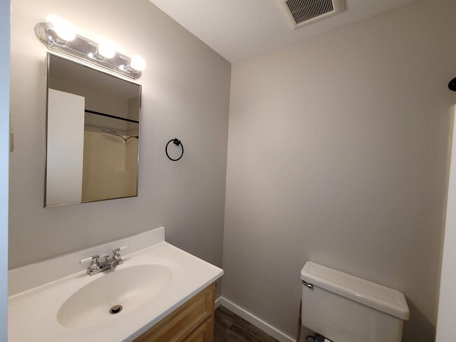 Building Photo - 1040 Smith Ln