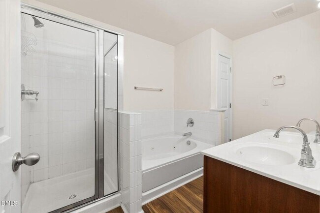 Building Photo - 401 Coalinga Lane
