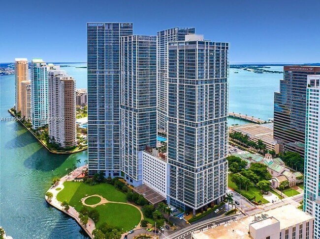 Building Photo - 475 Brickell Ave