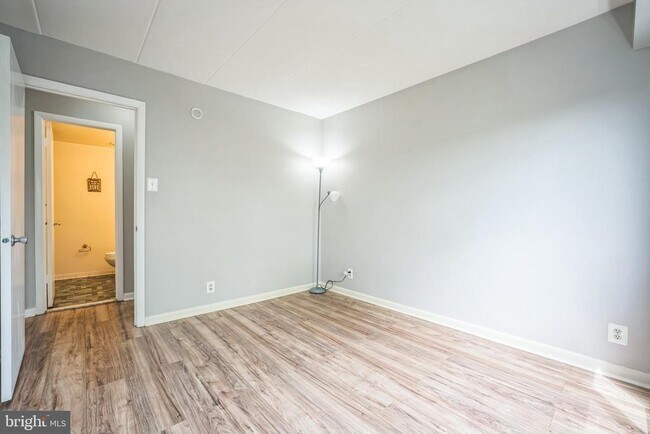 Building Photo - 6220 Edsall Rd