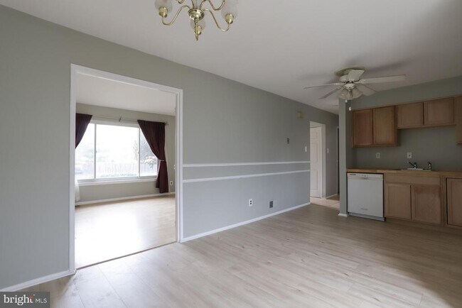 Building Photo - 1940 Arrowood Dr