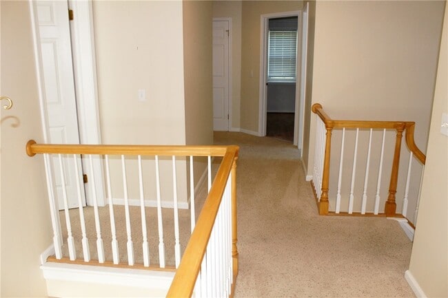 Building Photo - 121 Brittany Cir