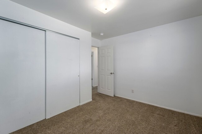 Building Photo - 259 E 8355 S