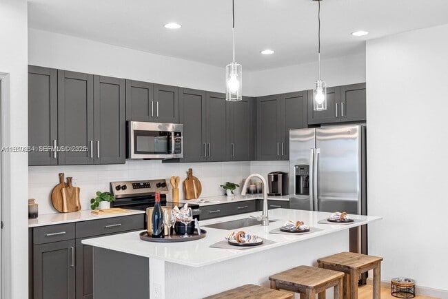 Building Photo - 13138 SW Vallettia Wy