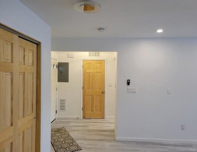 Building Photo - 100 Hillside Dr