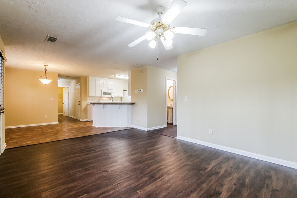 Building Photo - 865 Simon Ive Dr