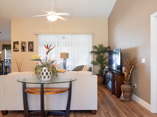 Building Photo - Move in with Zero Deposit! Turnkey Furnish...