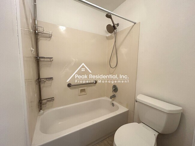 Building Photo - 5814 Shadow Creek Dr